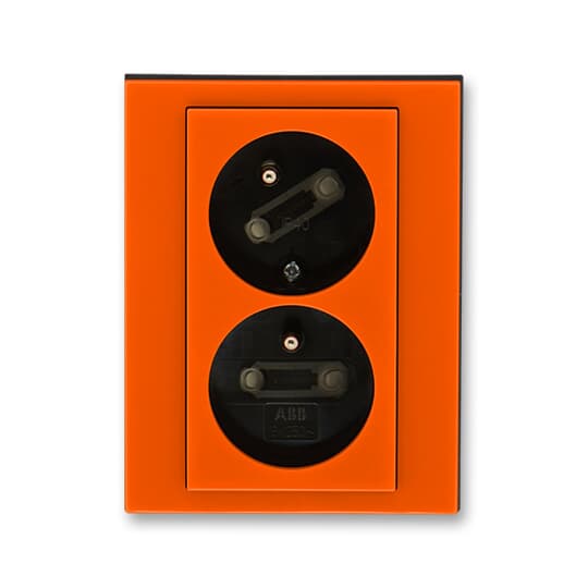 5513H-C02357 66  Zásuvka dvojnásobná s ochrannými kolíky, s clonkami, s natočenou dutinou, oranžová / kouřová černá